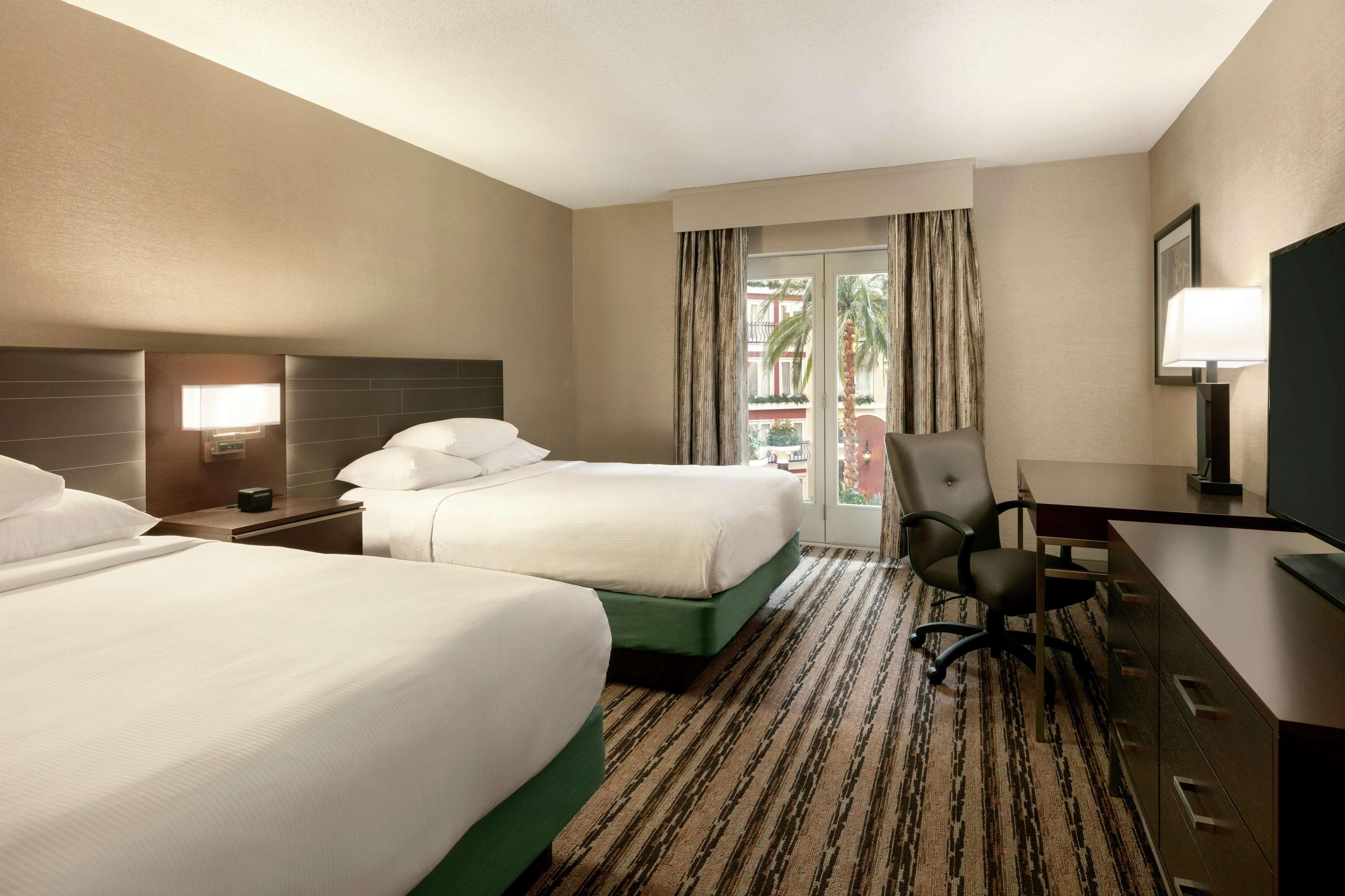 Doubletree Resort By Hilton Lancaster Willow Street Екстериор снимка