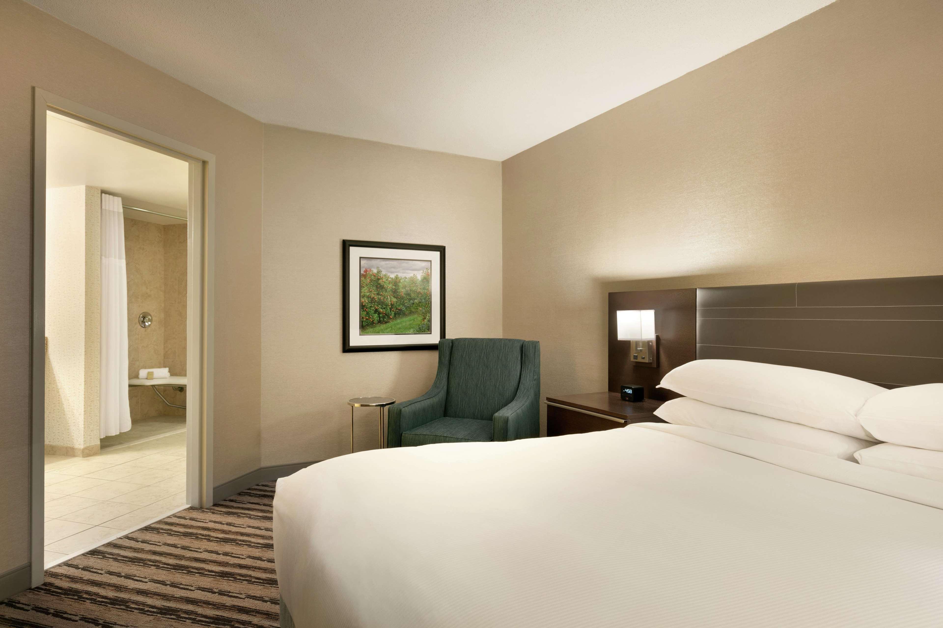 Doubletree Resort By Hilton Lancaster Willow Street Екстериор снимка