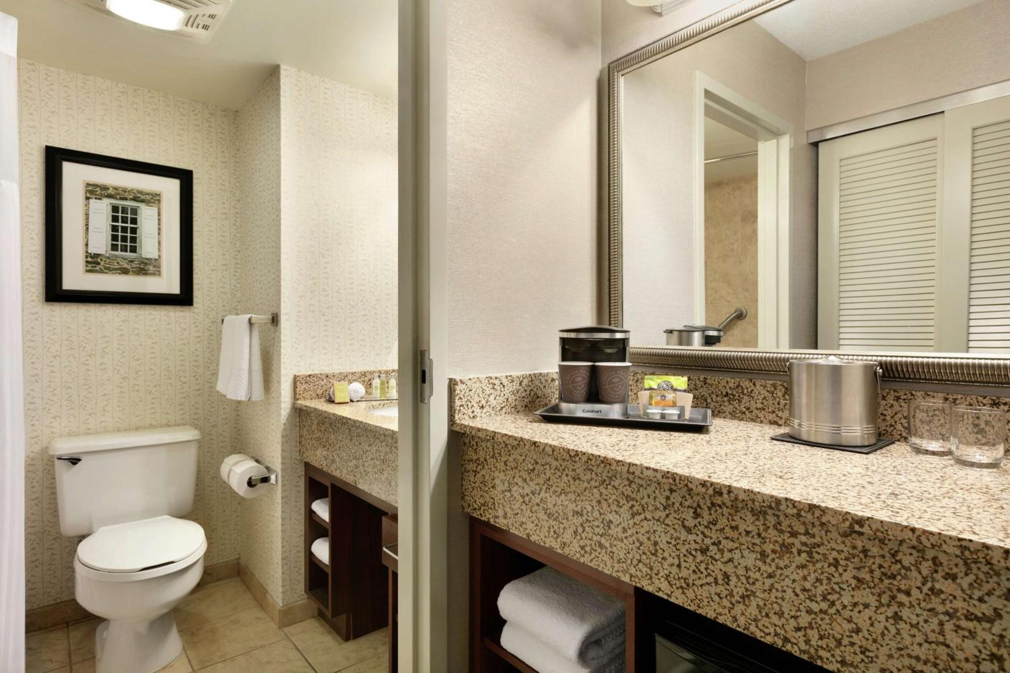 Doubletree Resort By Hilton Lancaster Willow Street Екстериор снимка