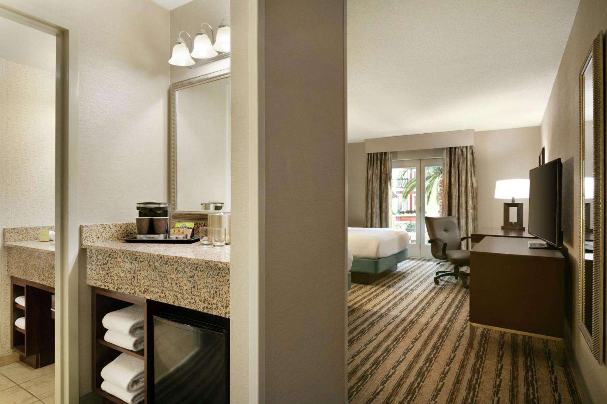 Doubletree Resort By Hilton Lancaster Willow Street Екстериор снимка
